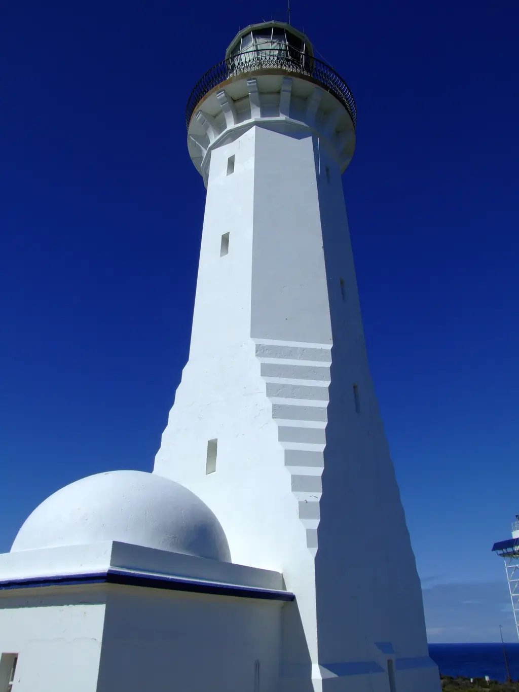 Green Cape Lighthouse at the southern end of the Light to Light Walk
